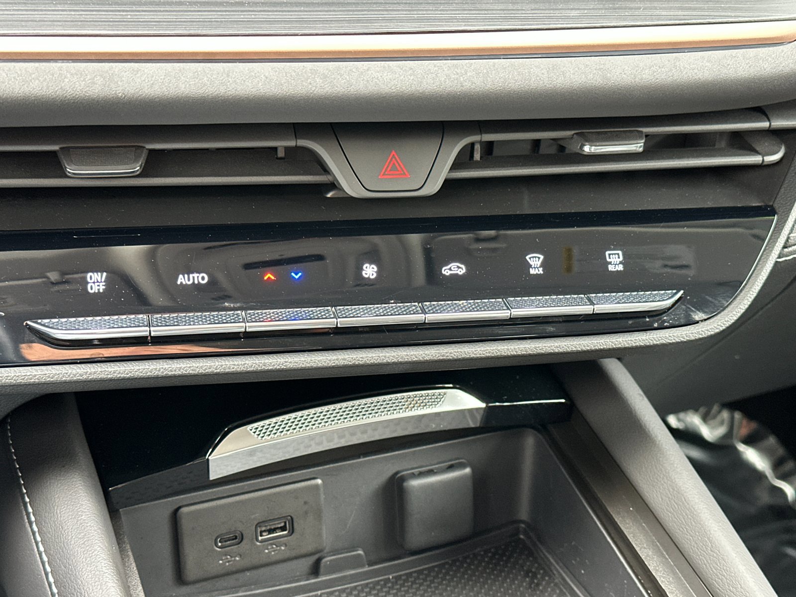 Used 2025 Buick Envision Sport Touring image 21