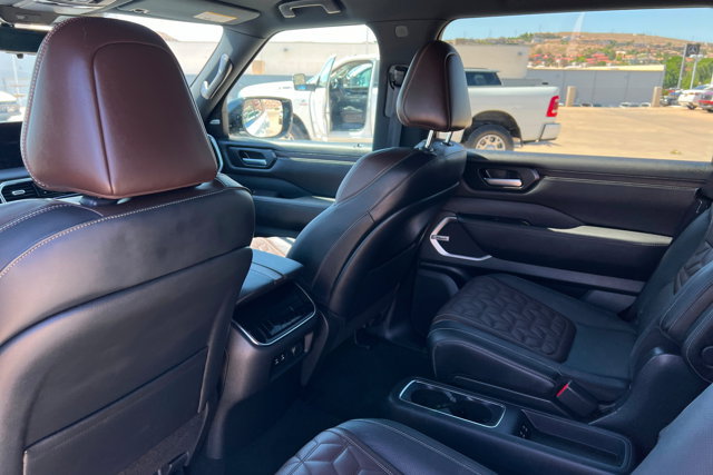 Used 2025 Nissan Armada Platinum Reserve AWD/4WD image 19