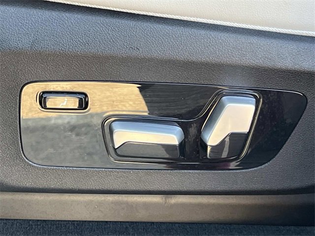 Used 2024 BMW X7 xDrive40i w/ Executive Package image 24