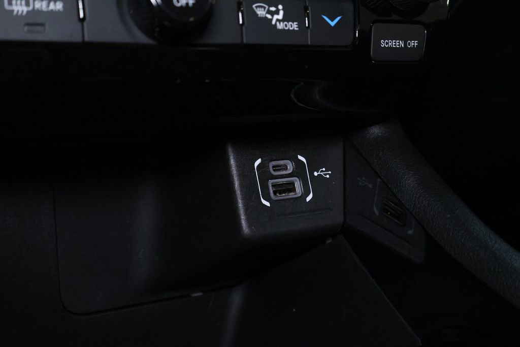 Used 2025 Jeep Compass Trailhawk AWD/4WD image 31