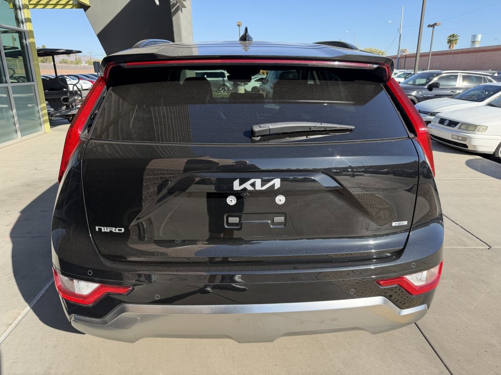 Used 2024 Kia Niro EX Touring image 13