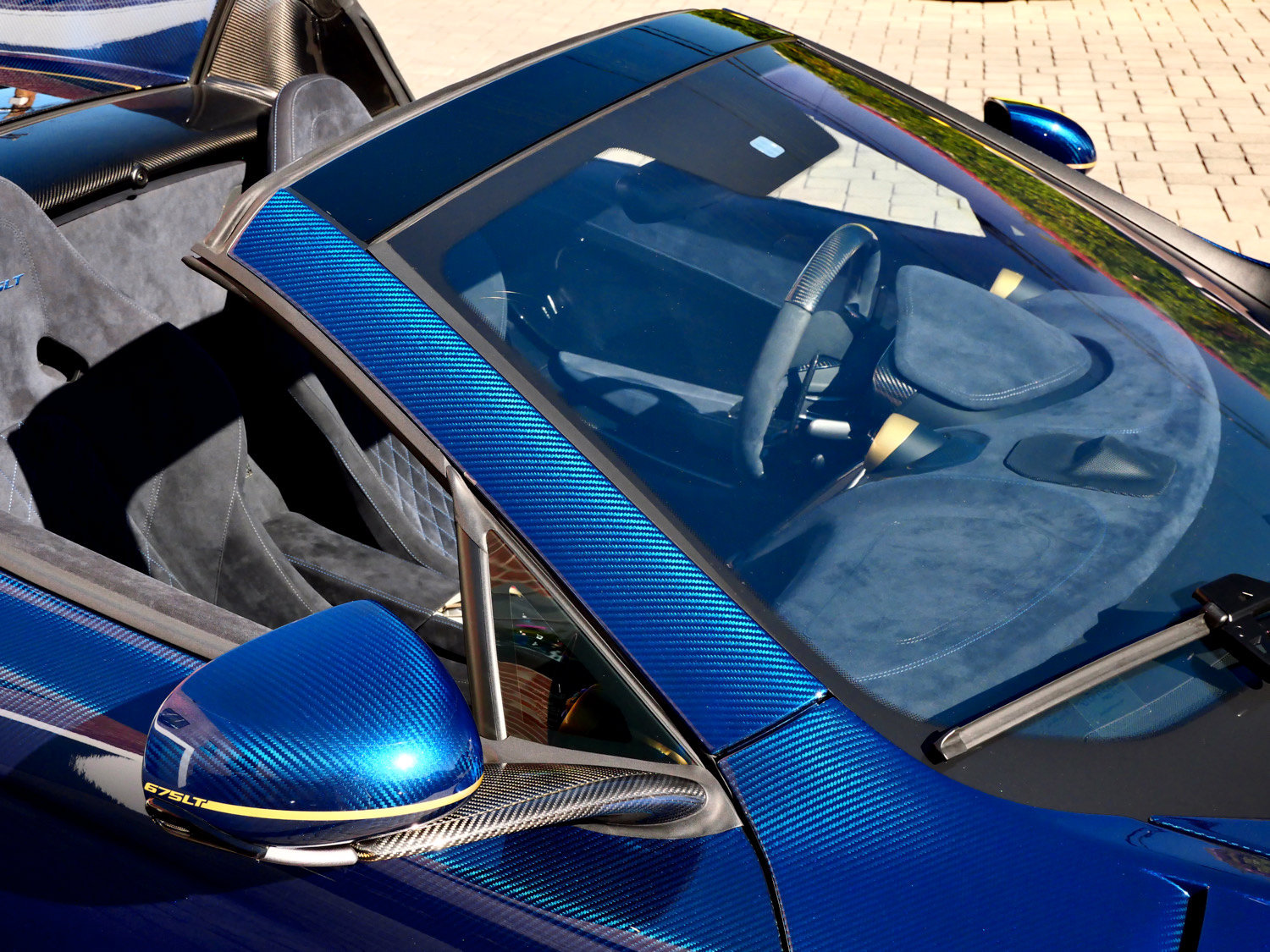 Used 2016 McLaren 675LT Spider RWD image 18
