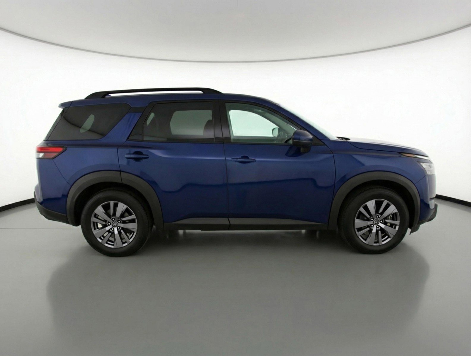 Used 2025 Nissan Pathfinder SV FWD image 11