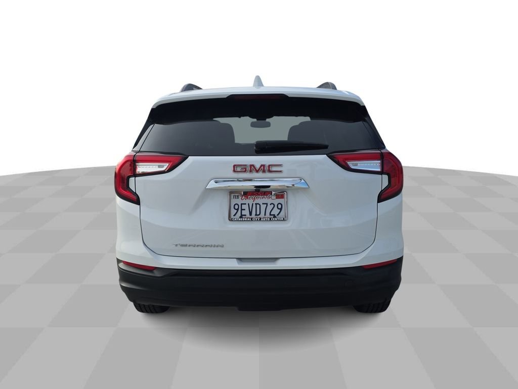 Used 2023 GMC Terrain SLE w/ Driver Convenience Package image 7