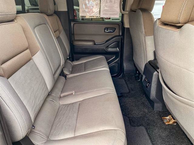 Used 2023 Nissan Frontier SV w/ SV Convenience Package image 16