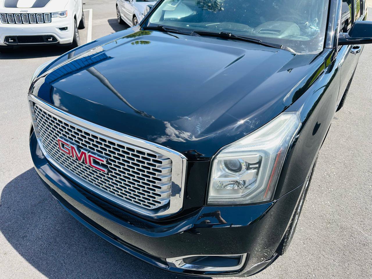Used 2015 GMC Yukon Denali w/ Premium Package AWD/4WD image 9