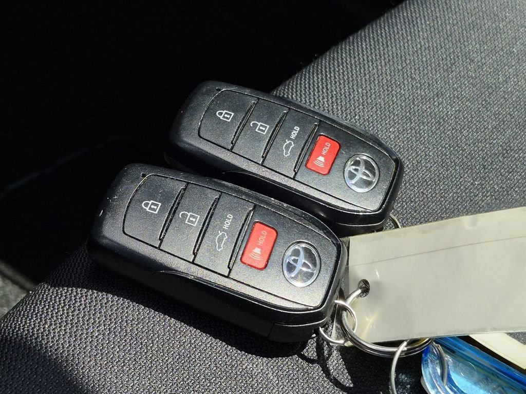 Used 2024 Toyota Corolla SE FWD image 33
