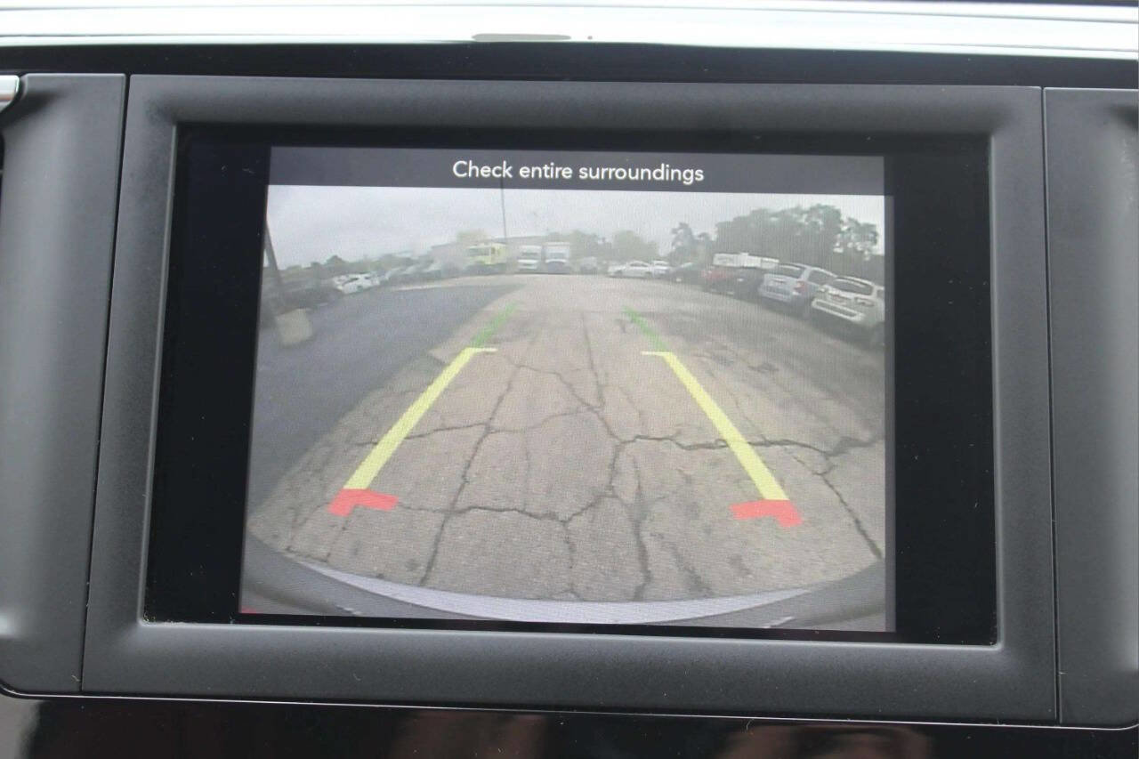 Used 2020 Chrysler Pacifica Touring-L FWD image 23