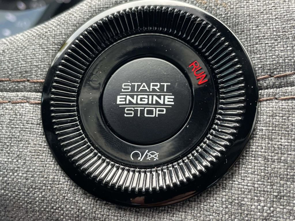 Used 2024 Jeep Compass Latitude image 29