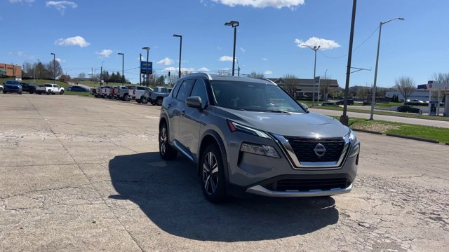Used 2023 Nissan Rogue Platinum w/ Platinum Premium Package image 3