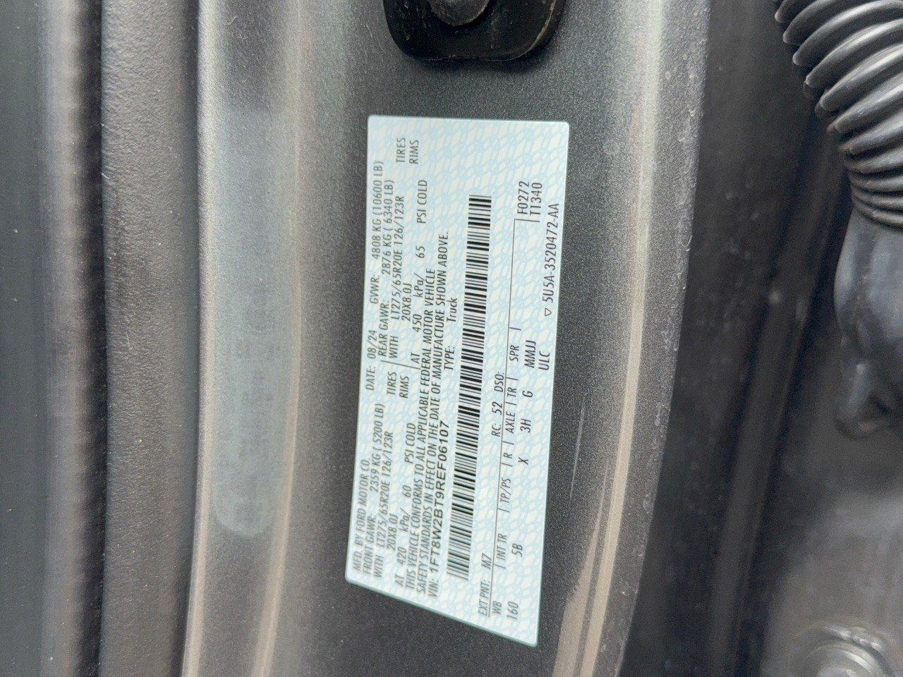 Used 2024 Ford F250 Lariat w/ Sport Appearance Package AWD/4WD image 31
