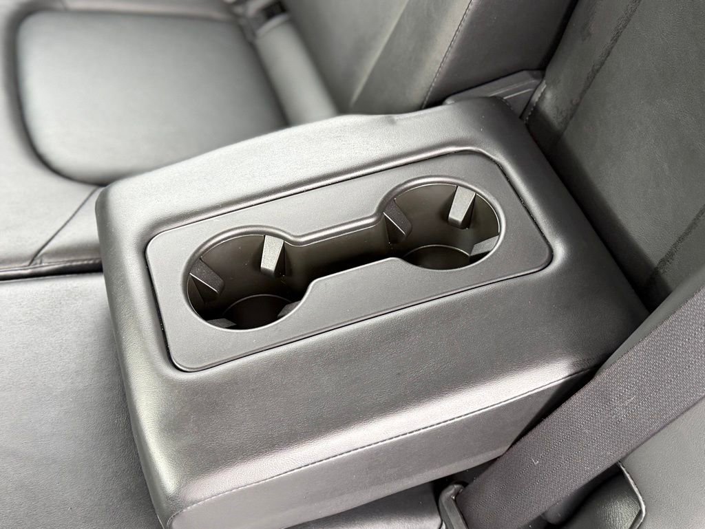 Used 2022 Nissan Armada SV image 7