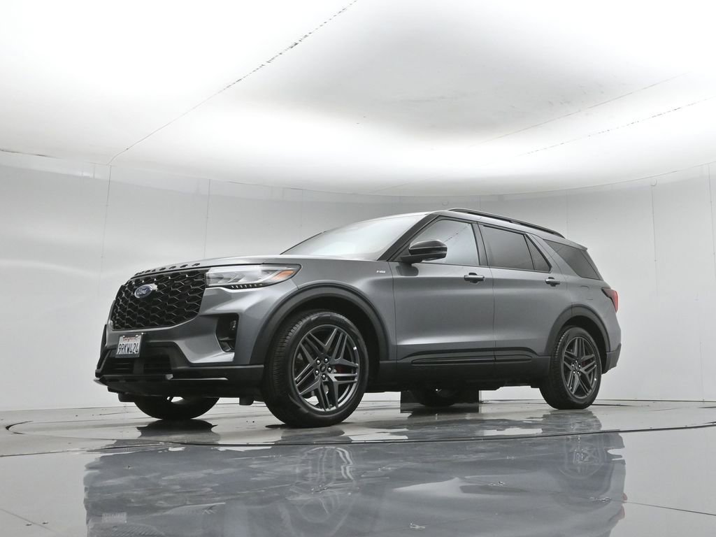 Used 2025 Ford Explorer ST-Line w/ Premium Package image 47