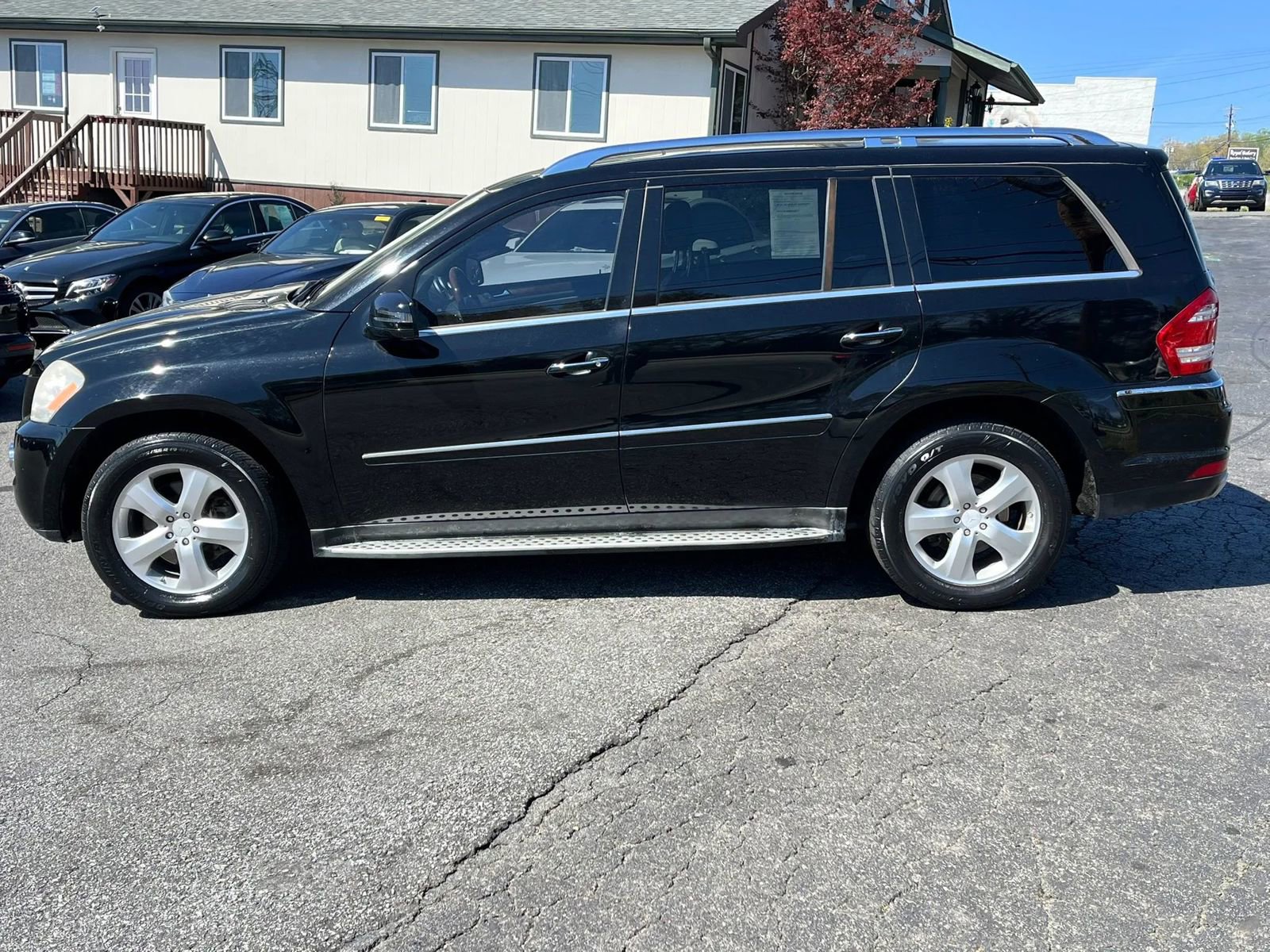 Used 2011 Mercedes-Benz GL 450 4MATIC image 4