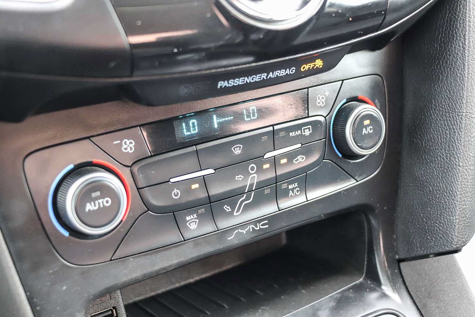 Used 2018 Ford Focus SEL FWD image 18