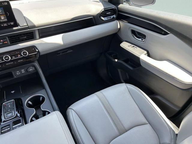 Used 2023 Honda Pilot Touring image 19