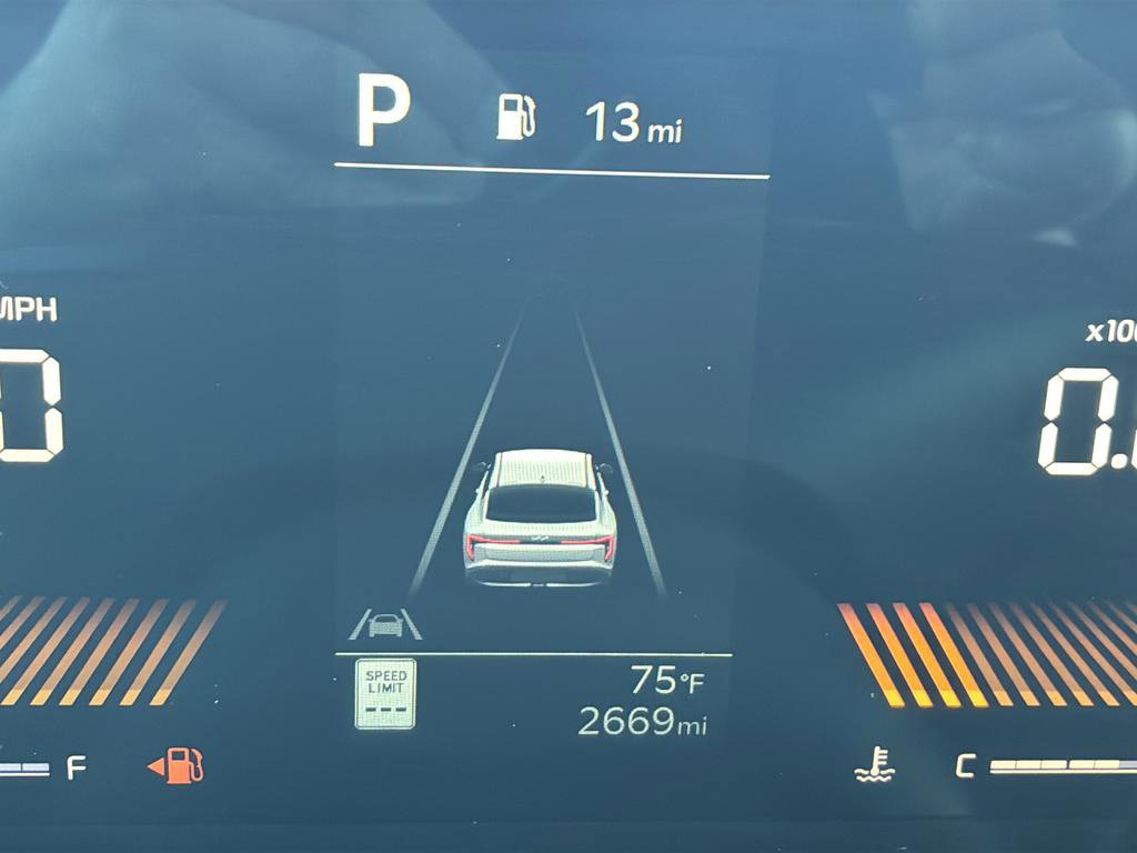Certified 2025 Kia K4 image 31