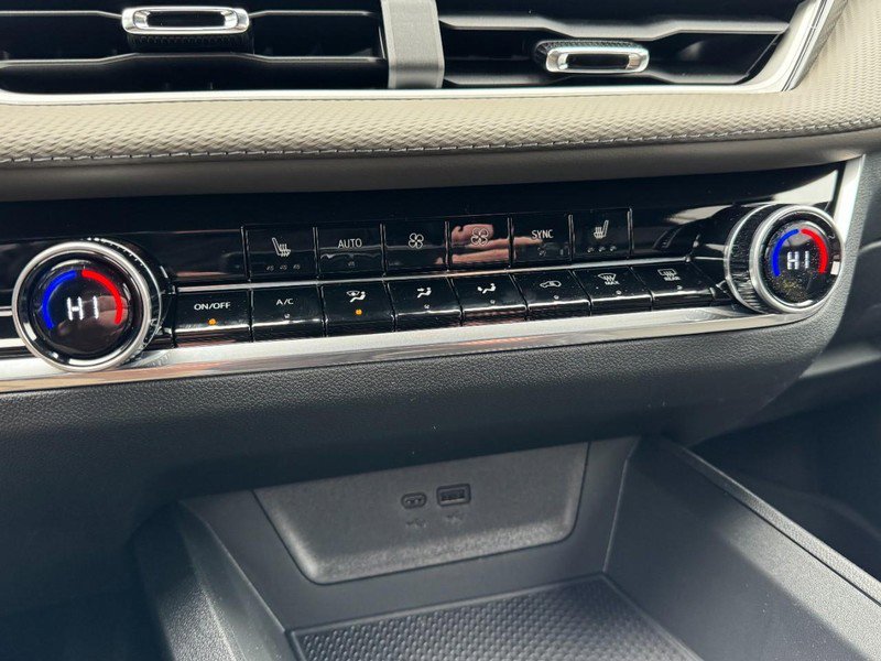 New 2026 Chevrolet Equinox LT w/ Convenience Package II image 13