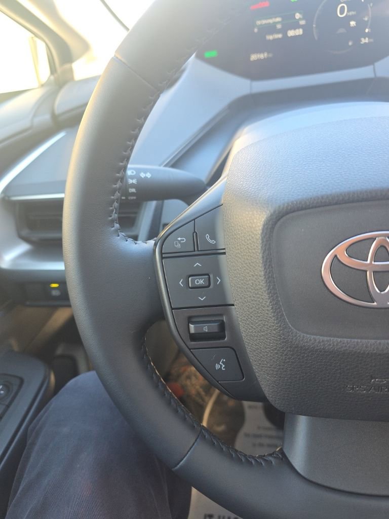 Used 2024 Toyota Prius LE image 25