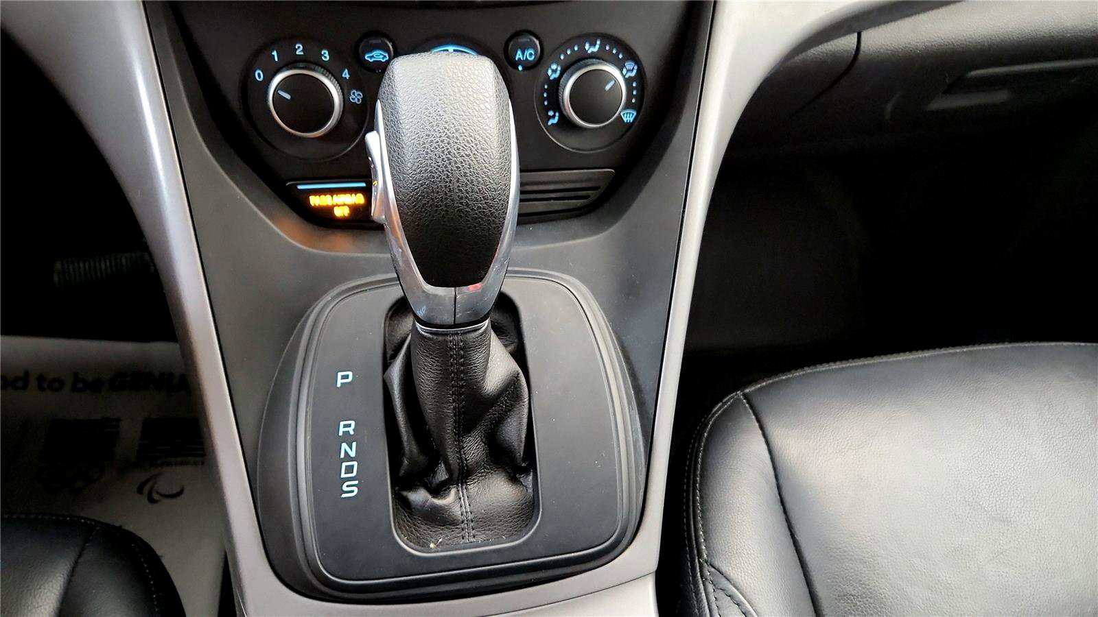 Used 2015 Ford Escape SE image 41