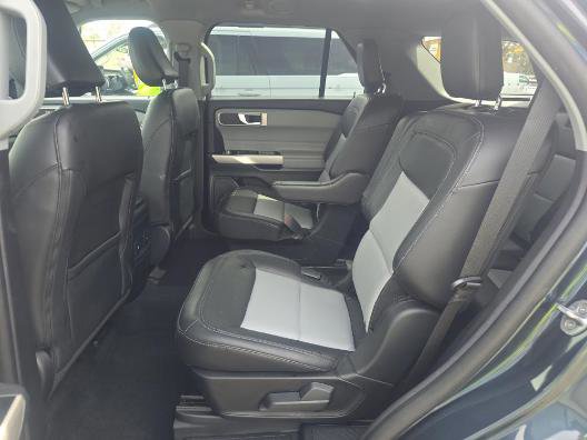 Used 2022 Ford Explorer XLT w/ Equipment Group 202A AWD/4WD image 13