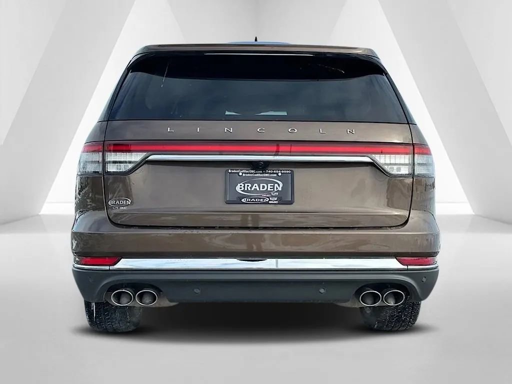 Used 2022 Lincoln Aviator Reserve w/ Equipment Group 201A image 6