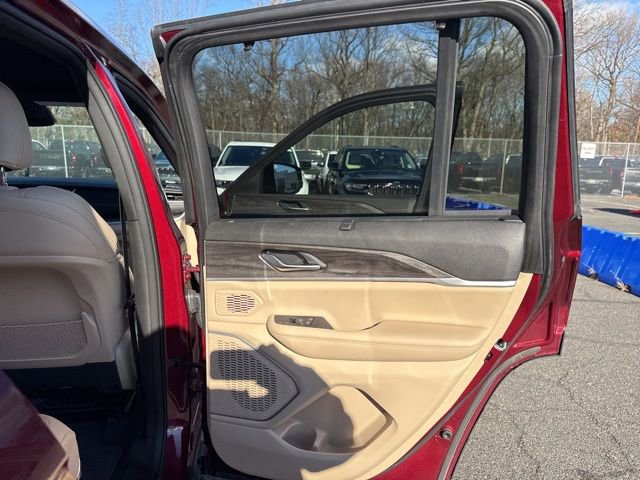 Certified 2023 Jeep Grand Cherokee Limited w/ Luxury Tech Group II image 31