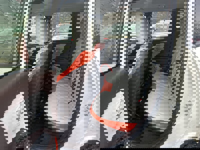 Used 2016 Jeep Renegade Limited image 11