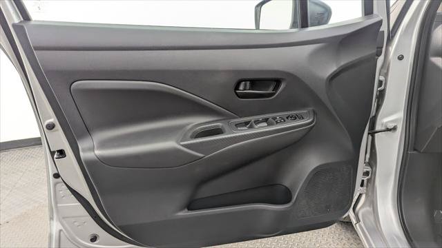 Used 2025 Nissan Versa S FWD image 13
