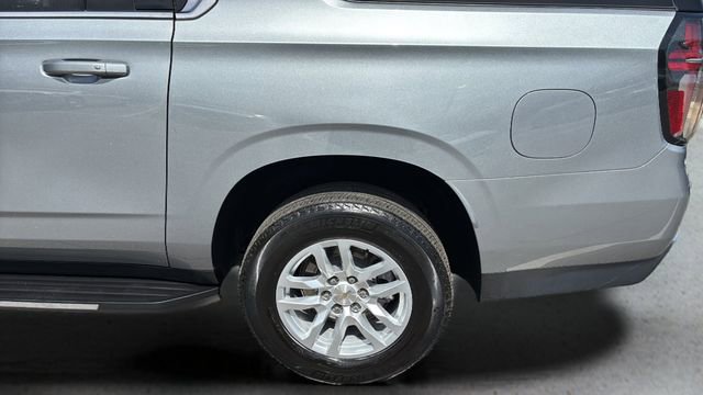 Used 2024 Chevrolet Suburban LT RWD image 35