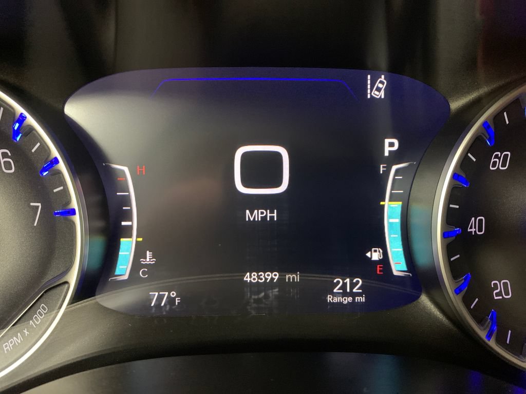 Used 2024 Chrysler Pacifica Touring-L FWD image 32