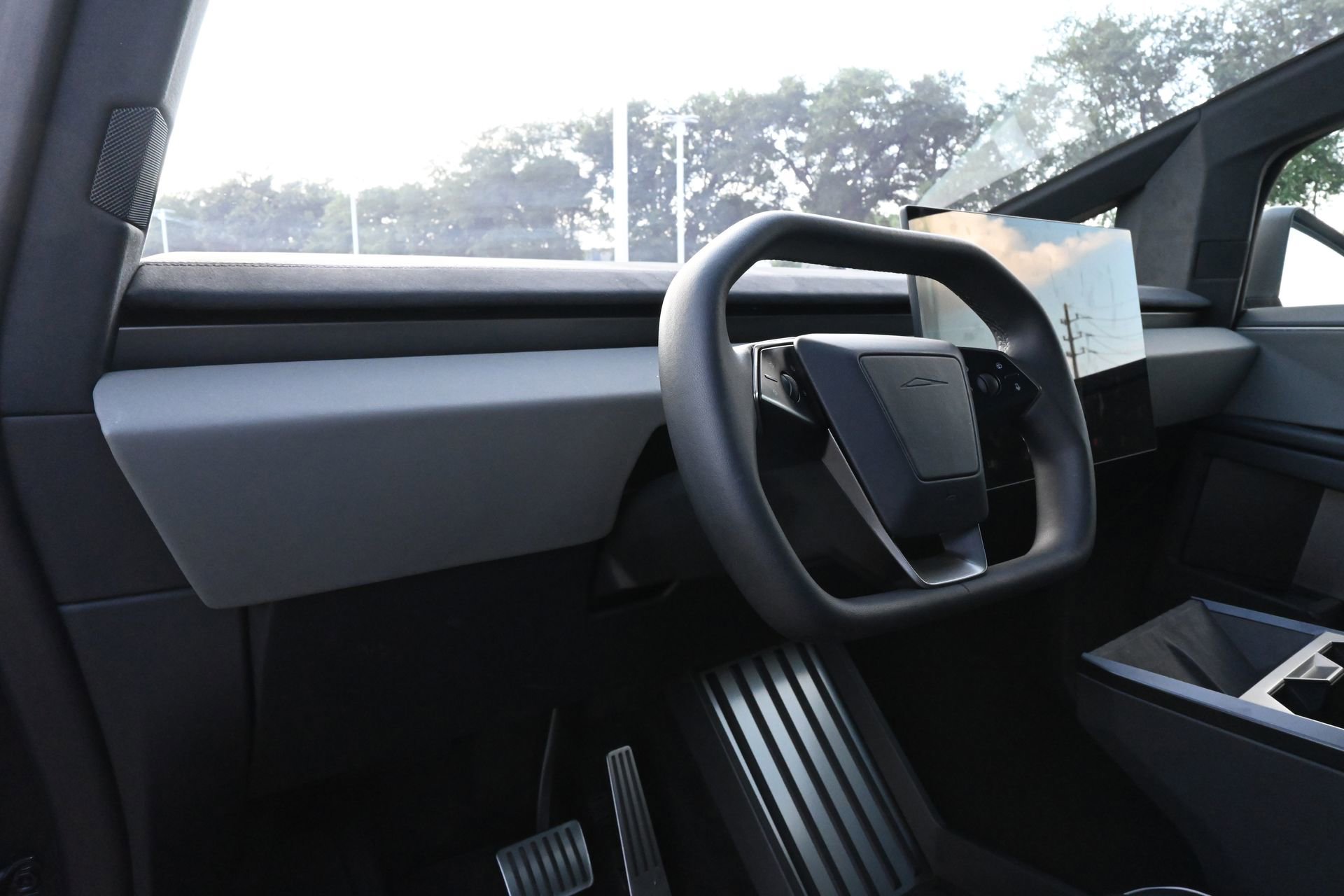 Used 2024 Tesla Cybertruck Cyberbeast AWD/4WD image 16