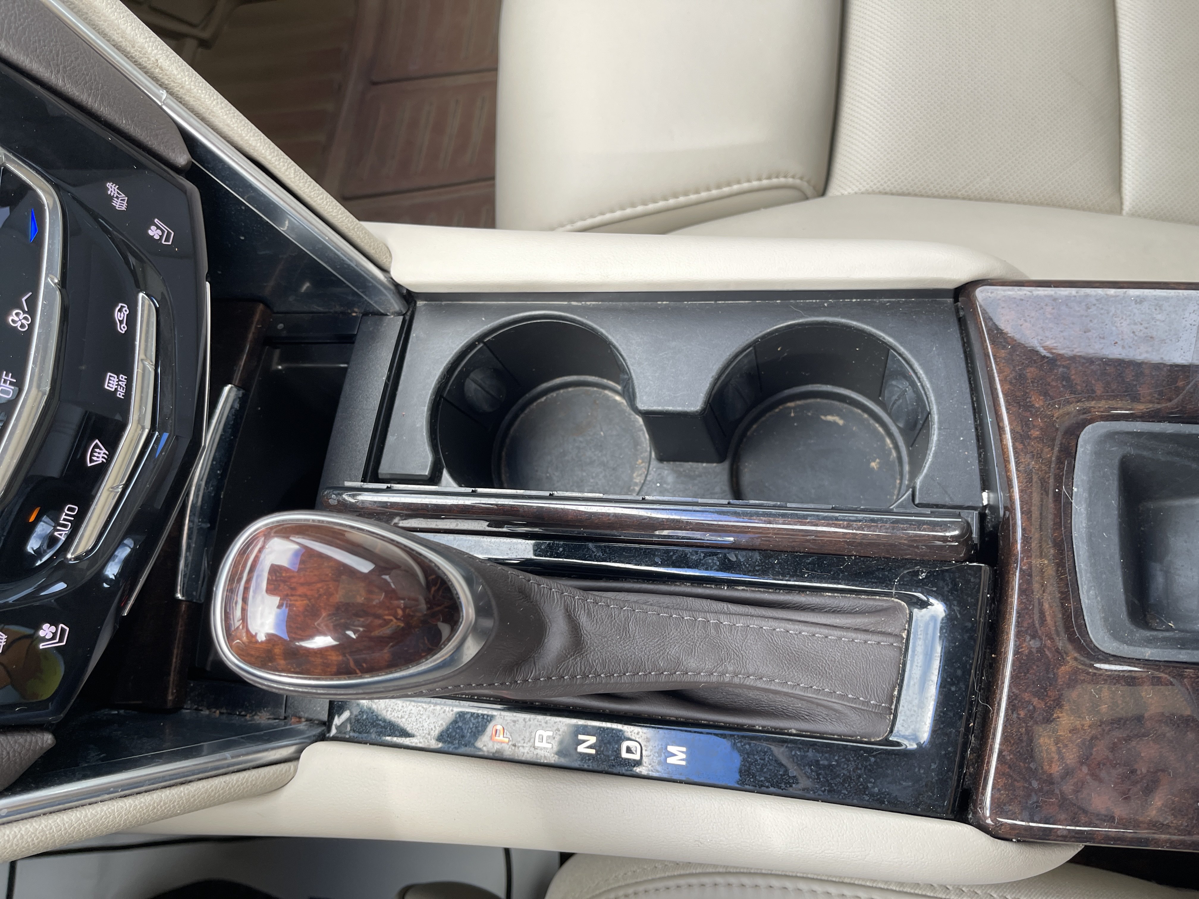 Used 2013 Cadillac XTS Premium FWD image 37
