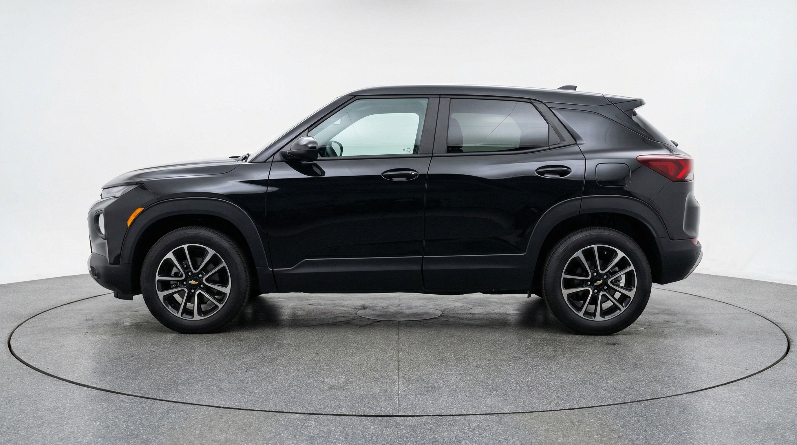 Used 2025 Chevrolet TrailBlazer LT FWD image 5
