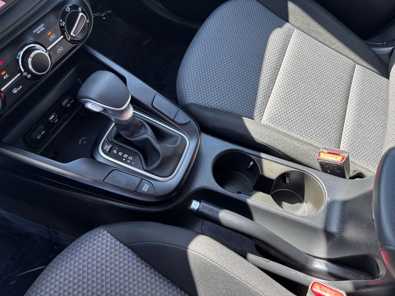 Used 2025 Kia Soul LX w/ LX Technology Package FWD image 41