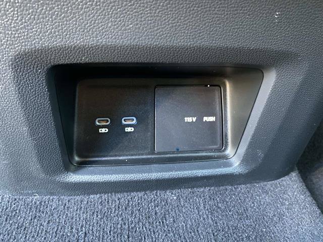 Used 2024 Volkswagen Atlas Cross Sport SE image 16