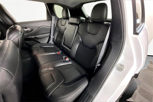 Used 2019 Jeep Cherokee Latitude Plus image 22