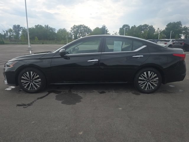 Used 2024 Nissan Altima 2.5 SV w/ SV Premium Package FWD image 12