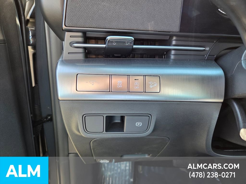 Used 2025 Hyundai Kona SE image 27