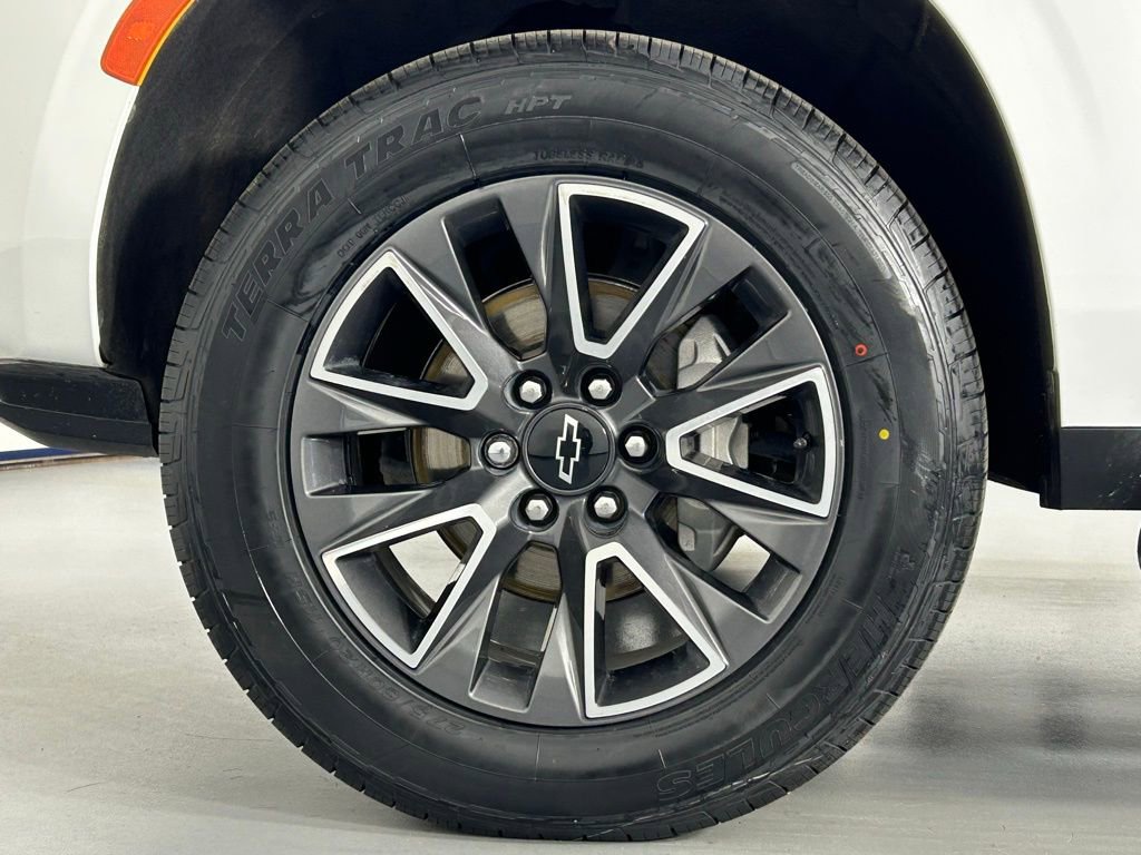 Used 2023 Chevrolet Tahoe Z71 w/ Luxury Package AWD/4WD image 39