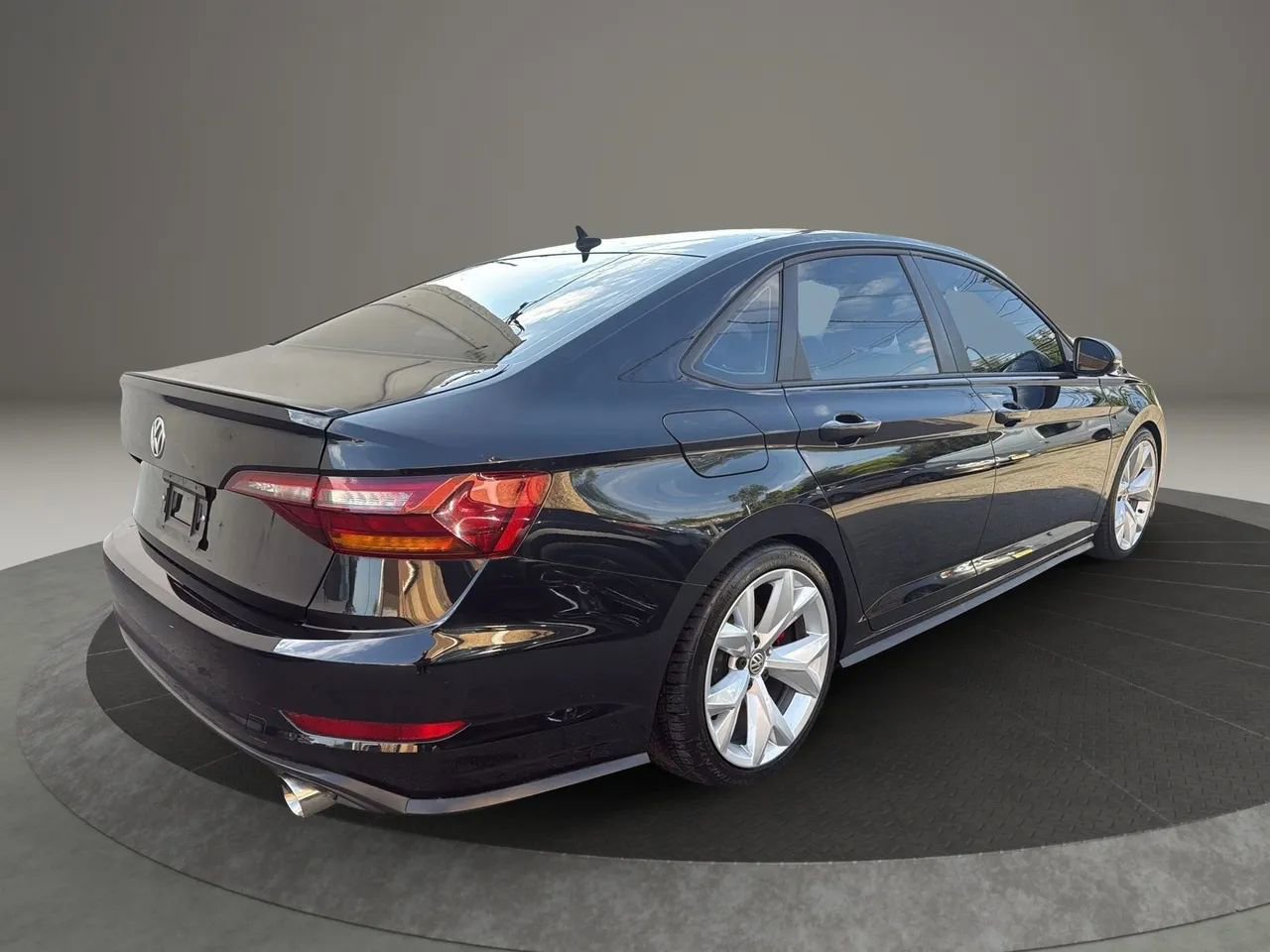 Used 2019 Volkswagen Jetta GLI image 5