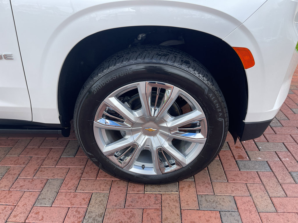 Used 2024 Chevrolet Tahoe High Country w/ Premium Package image 6