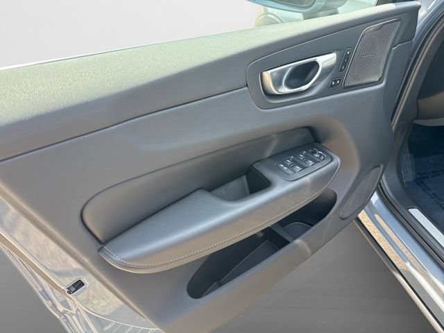 Used 2023 Volvo XC60 T8 Ultimate w/ Climate Package AWD/4WD image 18