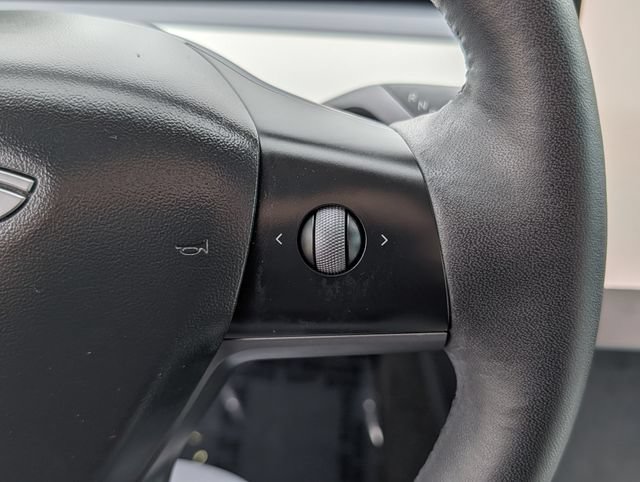 Used 2022 Tesla Model 3 Long Range AWD/4WD image 16