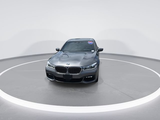 Used 2017 BMW 750i xDrive AWD/4WD image 2
