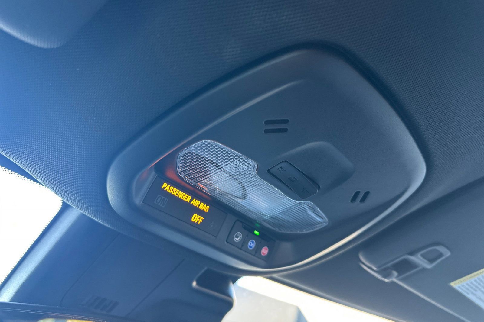 Used 2025 Chevrolet Trax RS image 25