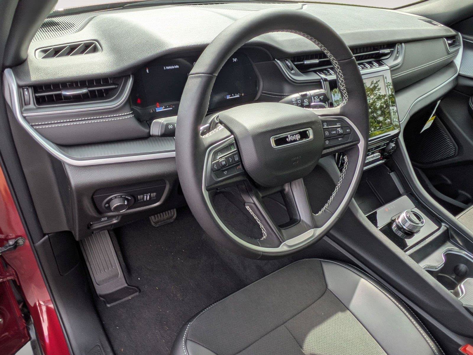 New 2025 Jeep Grand Cherokee L Altitude AWD/4WD image 10