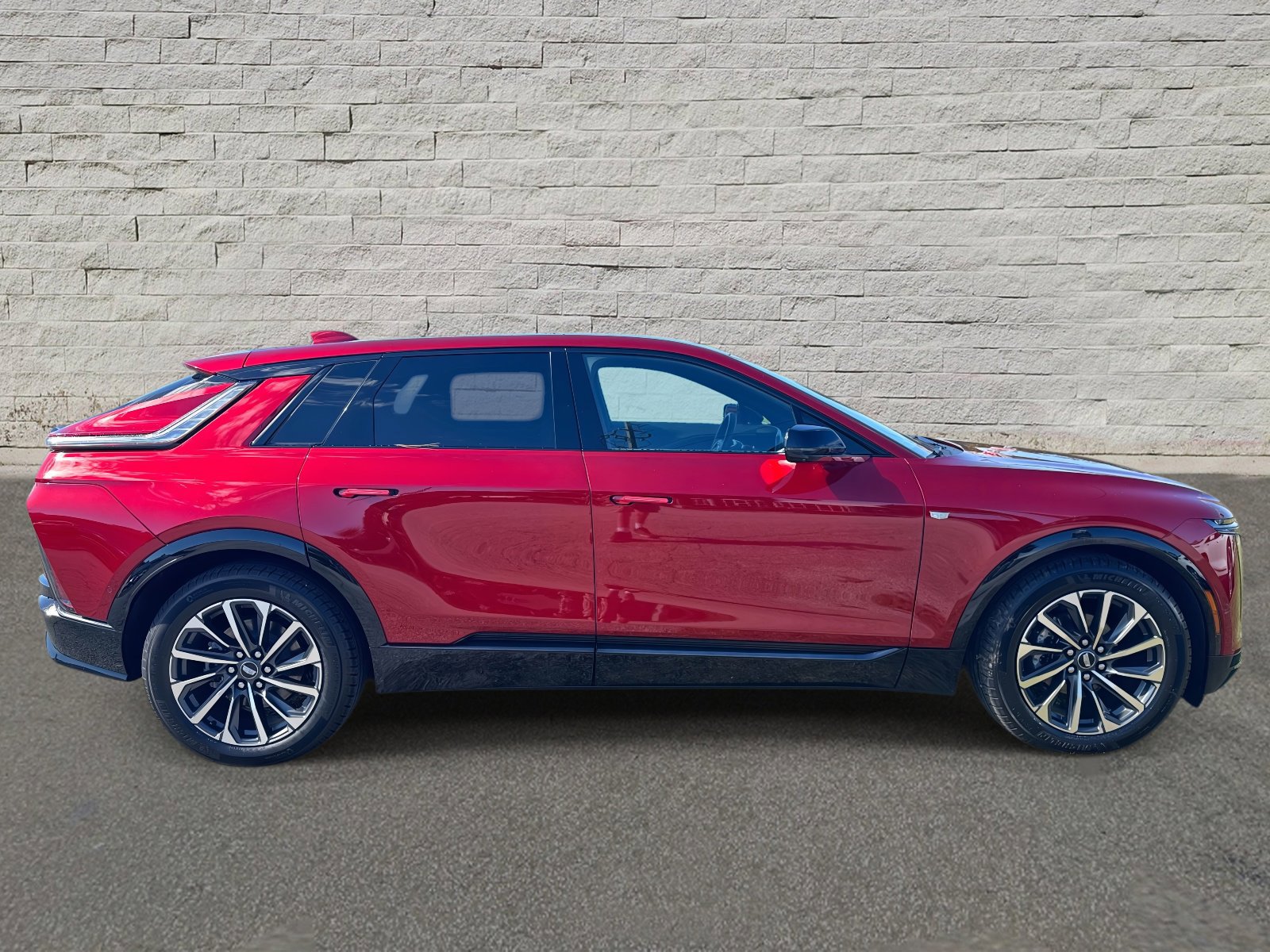 New 2025 Cadillac Lyriq Sport image 4