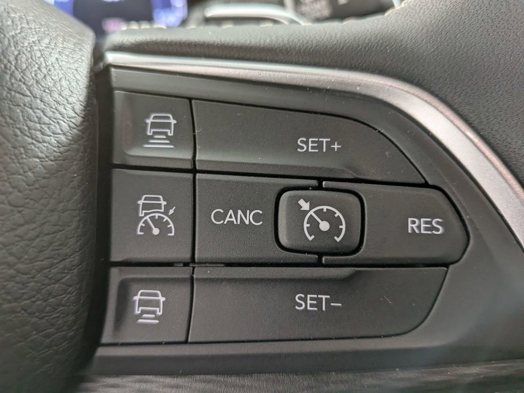 Certified 2024 Jeep Grand Cherokee Altitude image 19