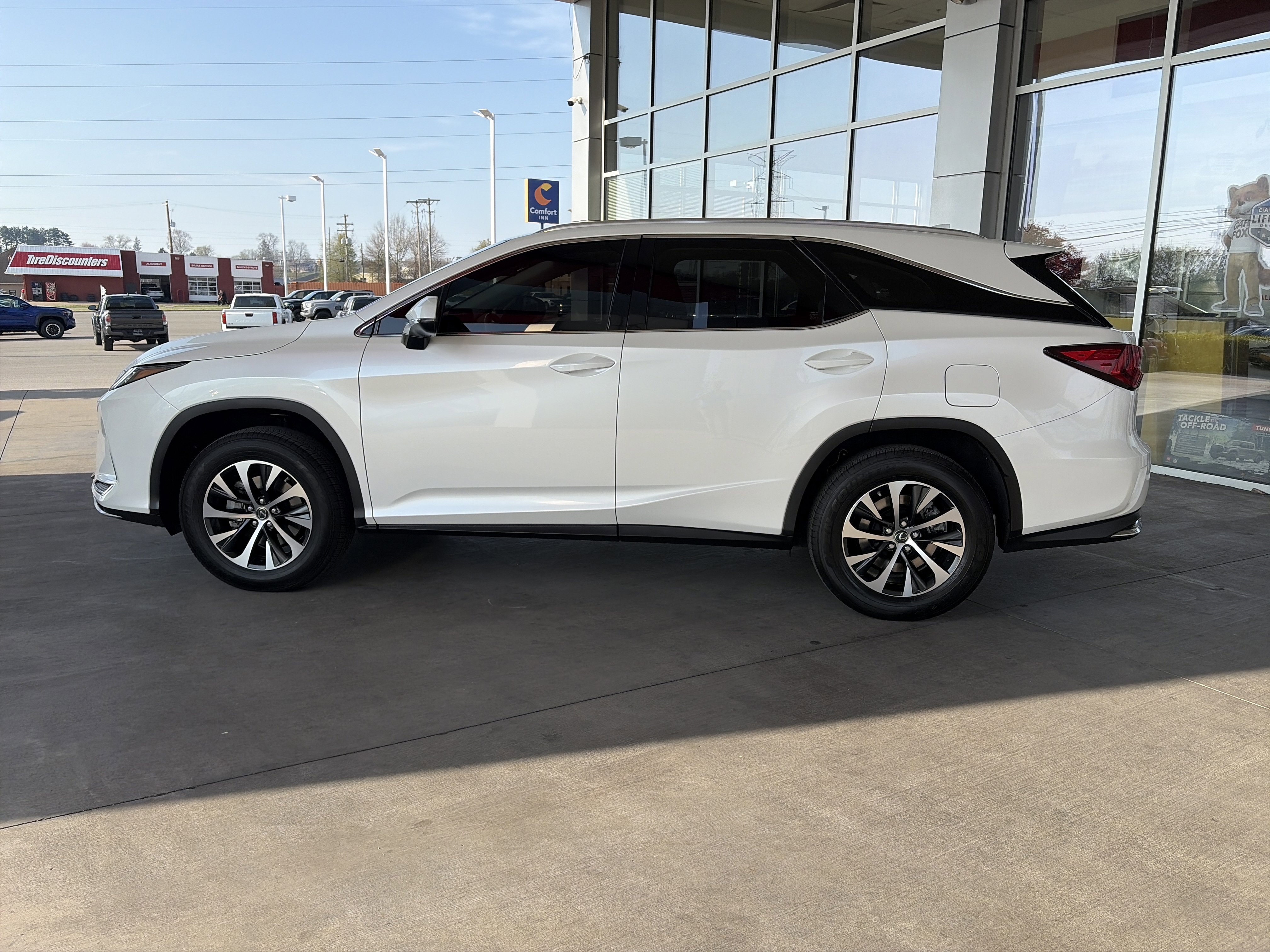 Used 2021 Lexus RX 350L Premium w/ Premium Package image 8